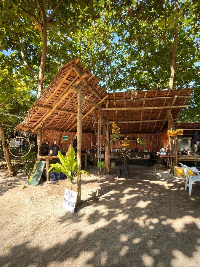 Daanbantayan Tribal Huts Communityホステル エクステリア 写真