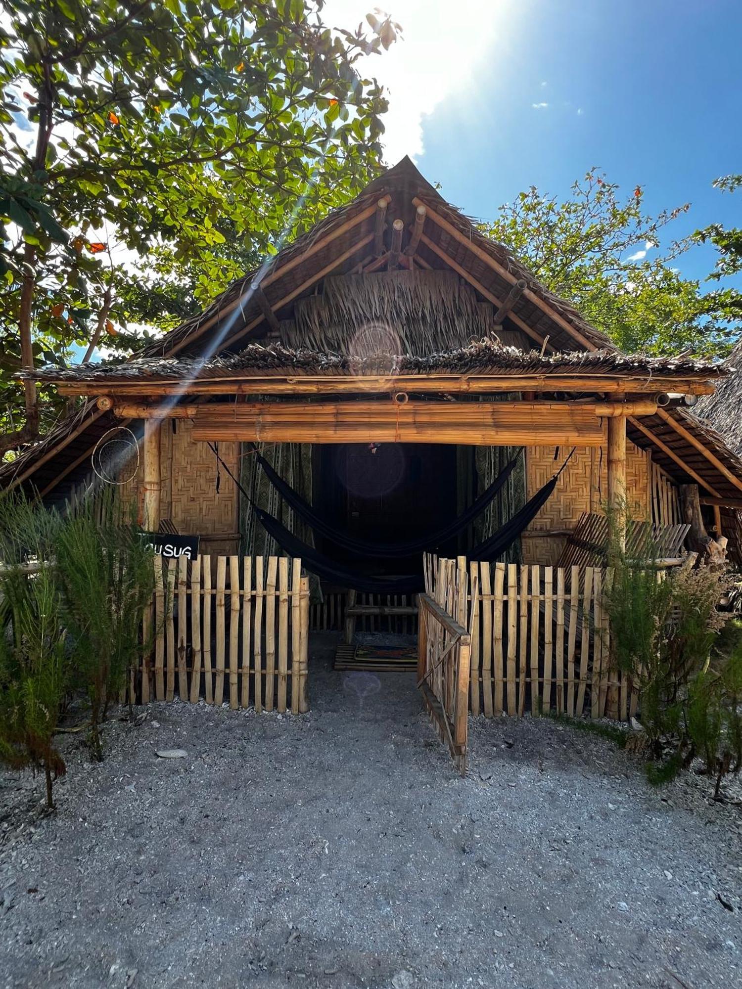 Daanbantayan Tribal Huts Communityホステル エクステリア 写真